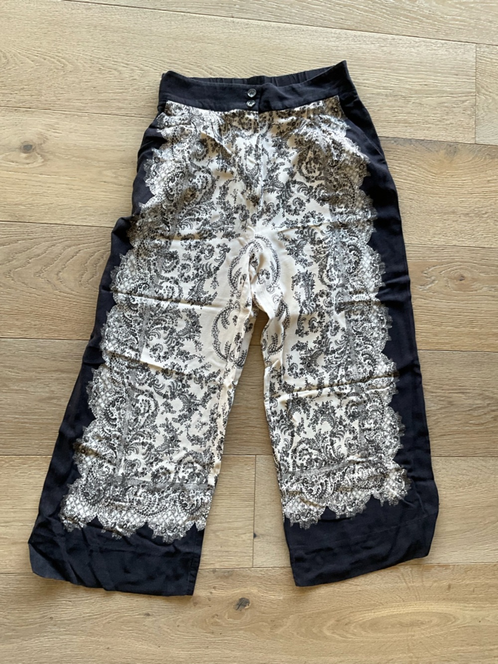H&M Black Waistband with Heather Gray Interior